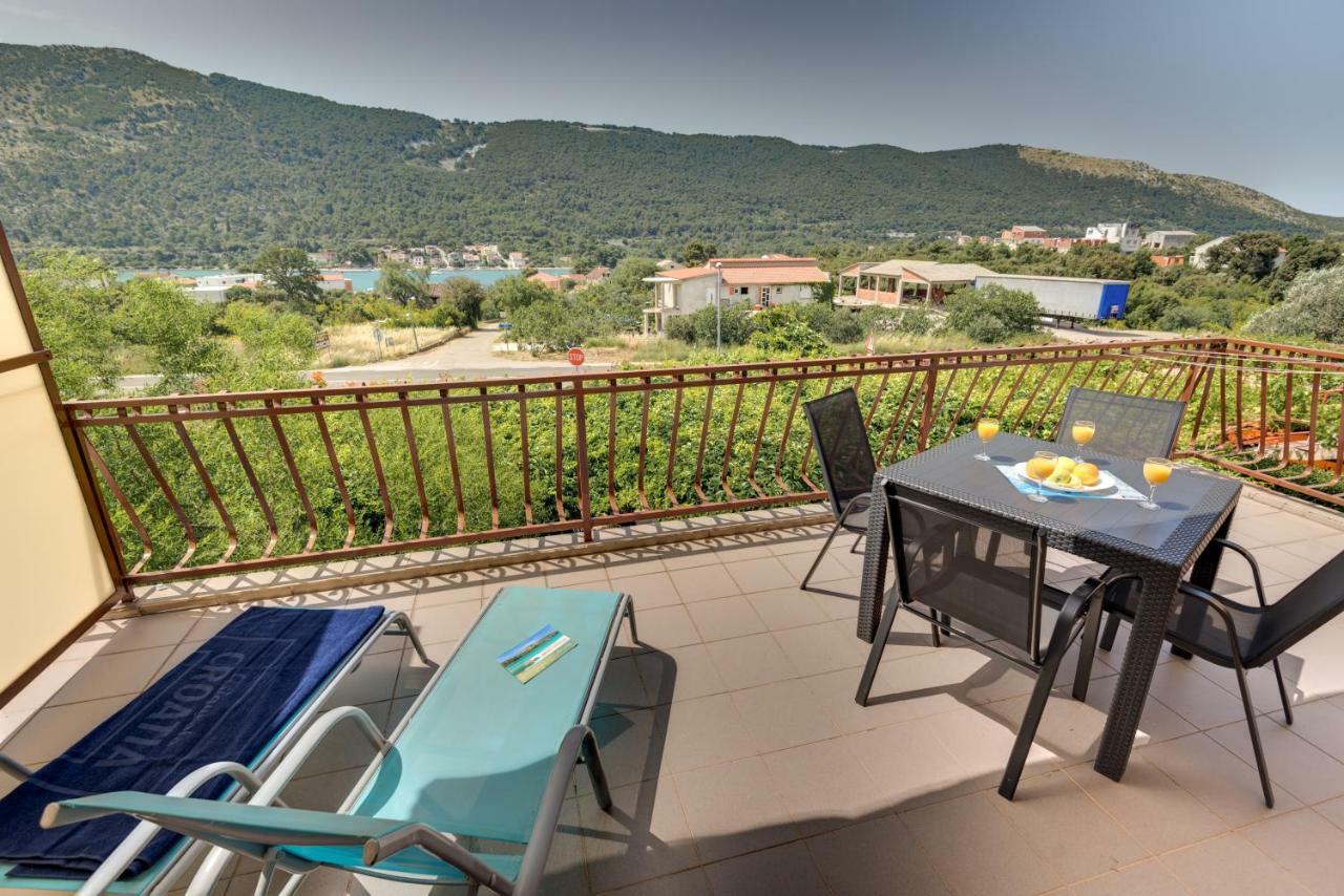 שיבניק Cozy Apartment Stana In Grebastica מראה חיצוני תמונה
