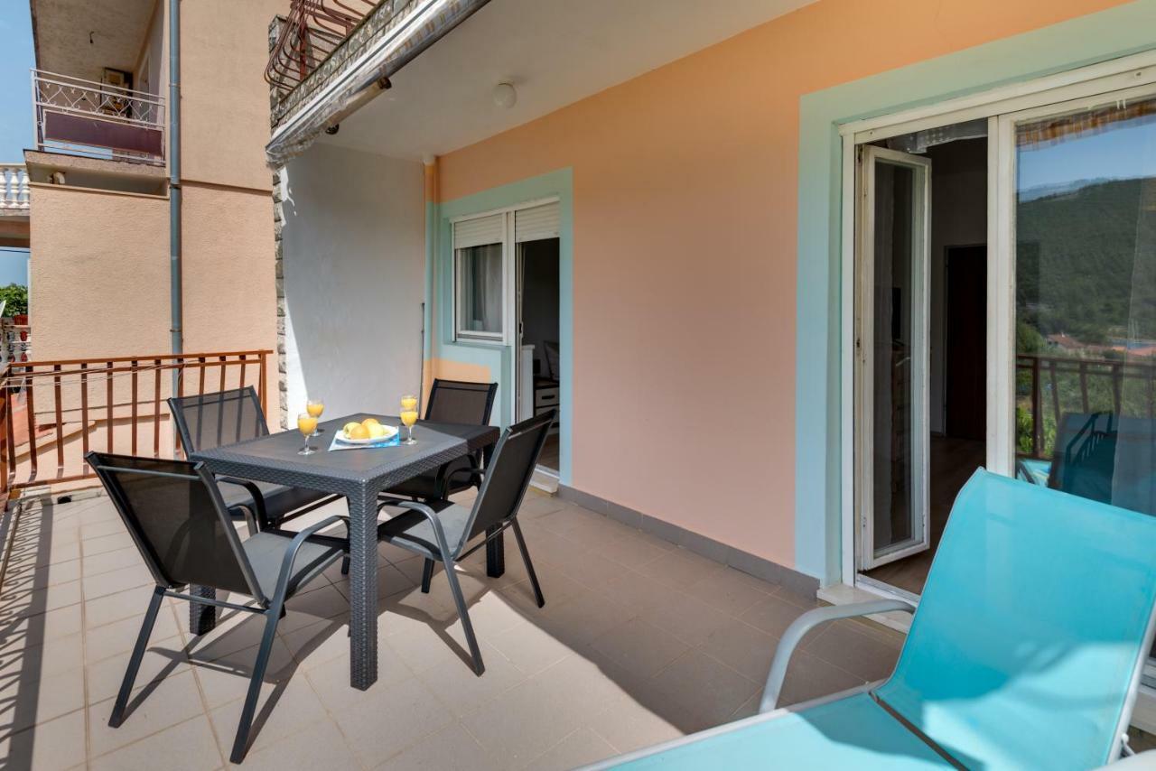שיבניק Cozy Apartment Stana In Grebastica מראה חיצוני תמונה