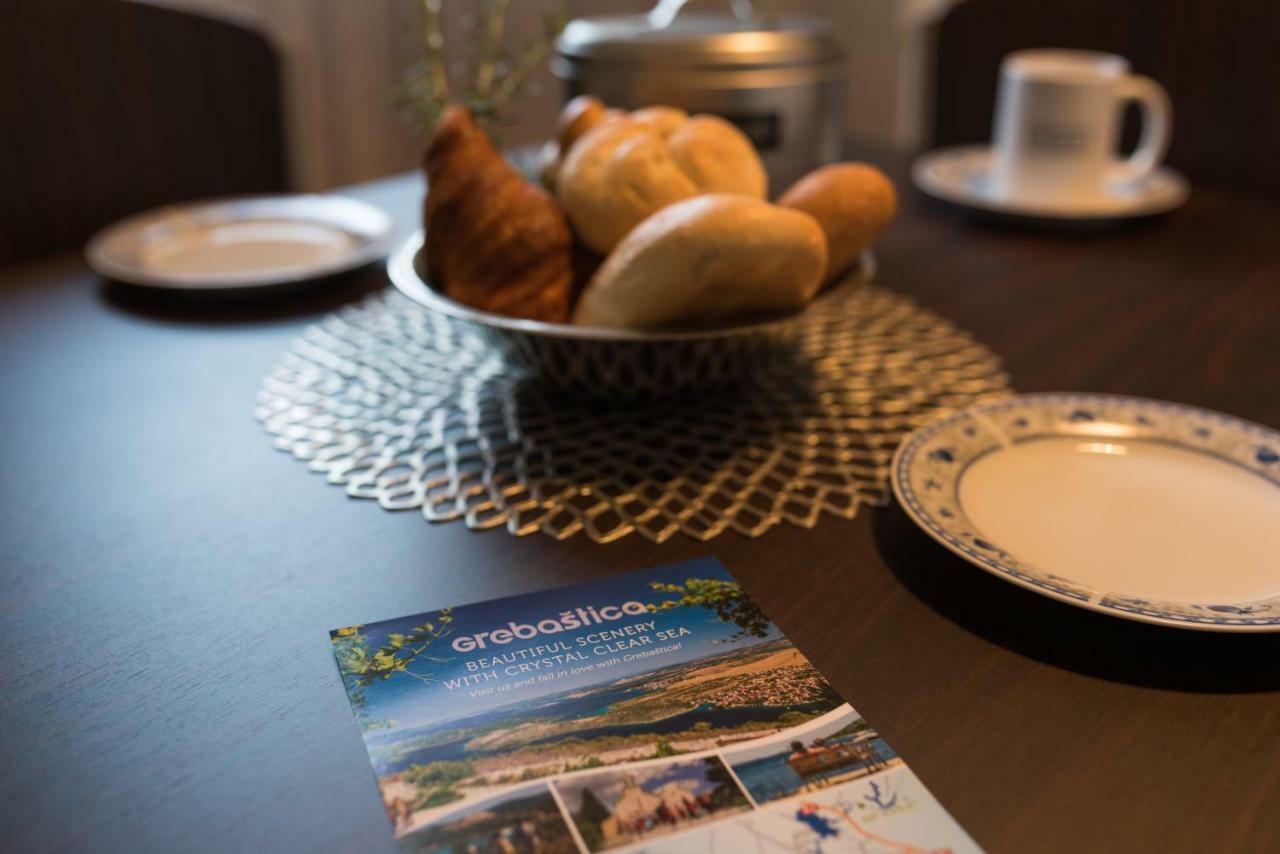 שיבניק Cozy Apartment Stana In Grebastica מראה חיצוני תמונה
