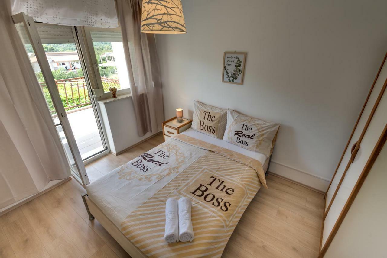 שיבניק Cozy Apartment Stana In Grebastica מראה חיצוני תמונה