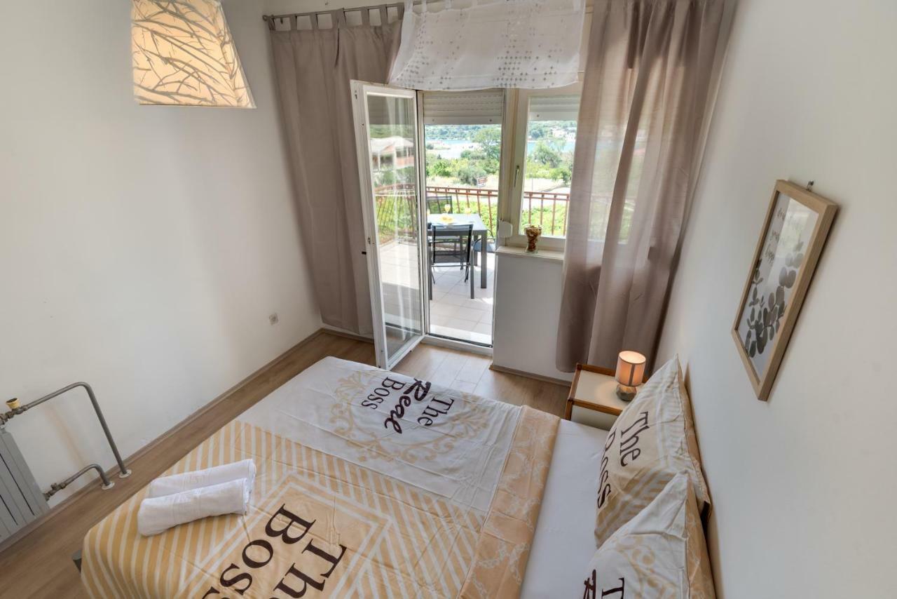 שיבניק Cozy Apartment Stana In Grebastica מראה חיצוני תמונה