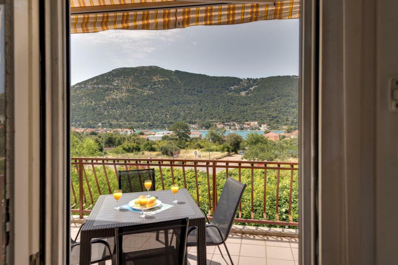 שיבניק Cozy Apartment Stana In Grebastica מראה חיצוני תמונה