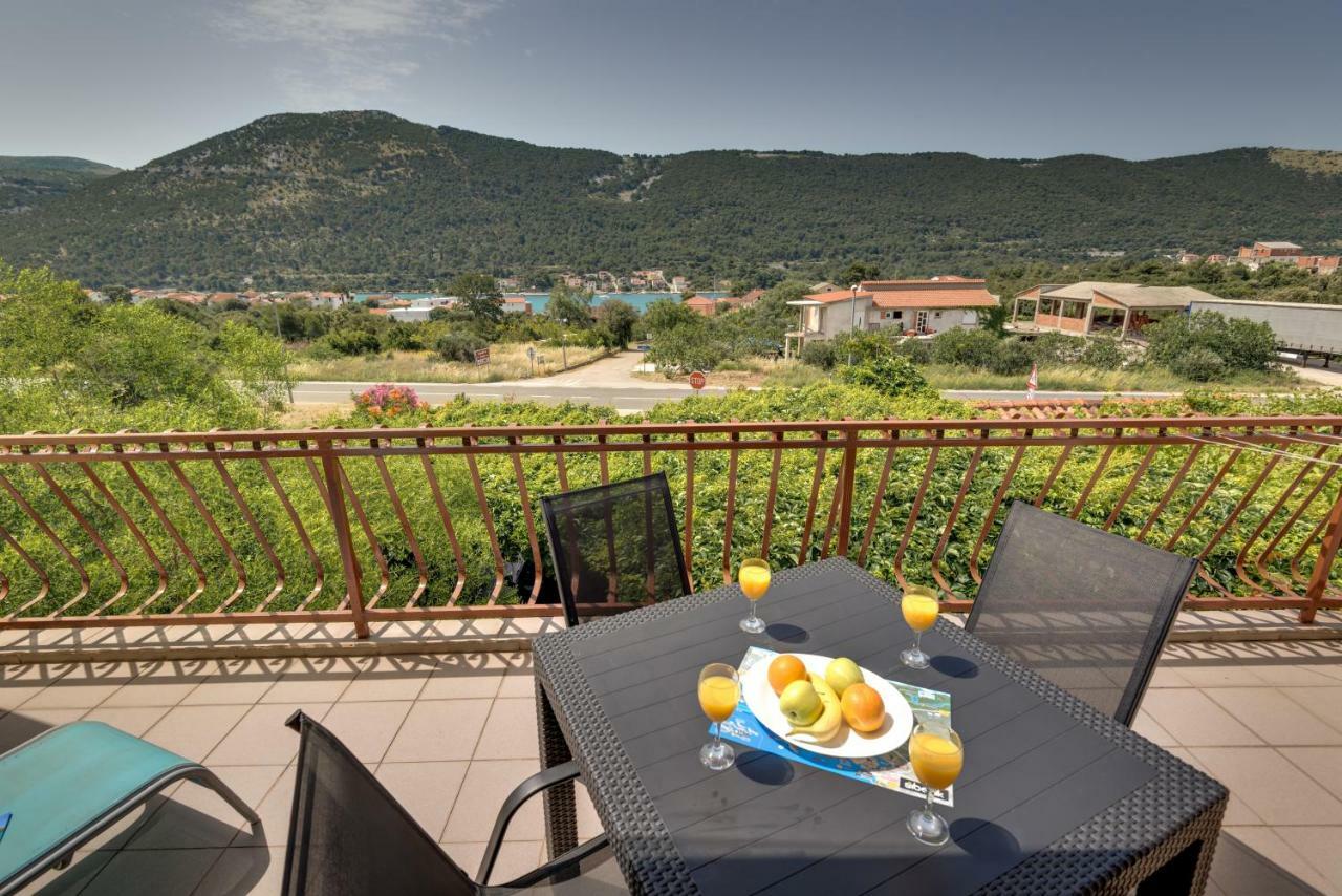 שיבניק Cozy Apartment Stana In Grebastica מראה חיצוני תמונה