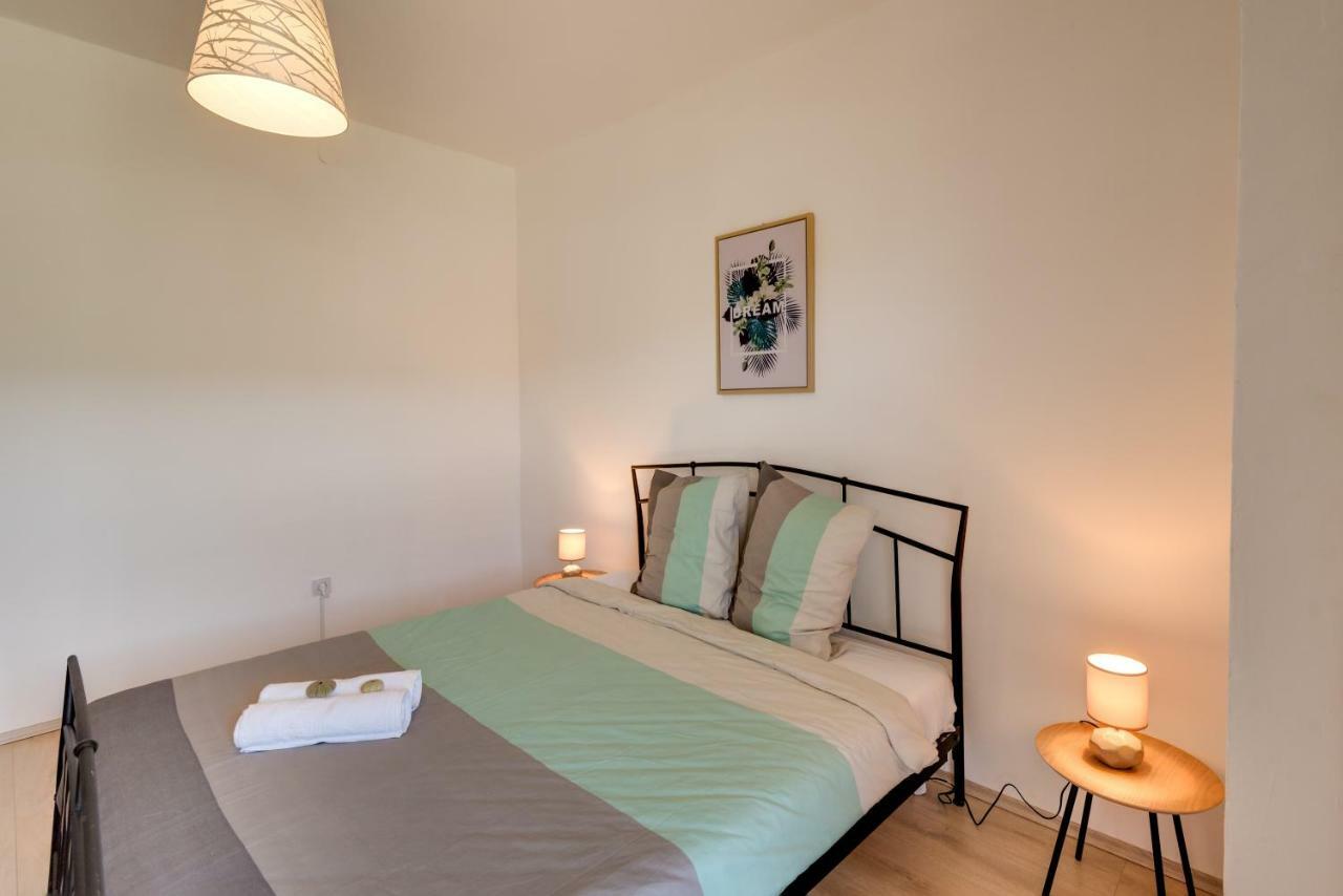 שיבניק Cozy Apartment Stana In Grebastica מראה חיצוני תמונה