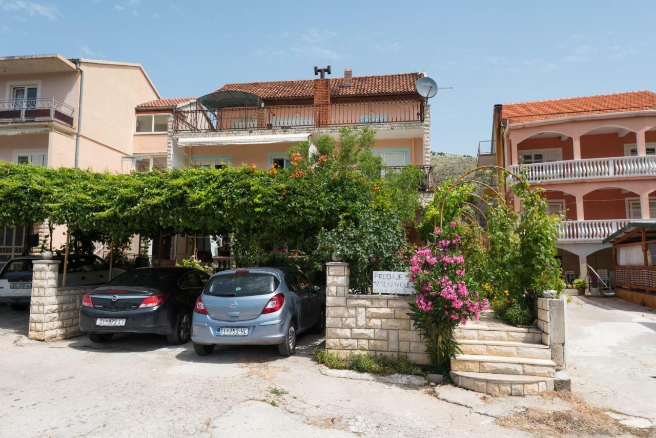 שיבניק Cozy Apartment Stana In Grebastica מראה חיצוני תמונה