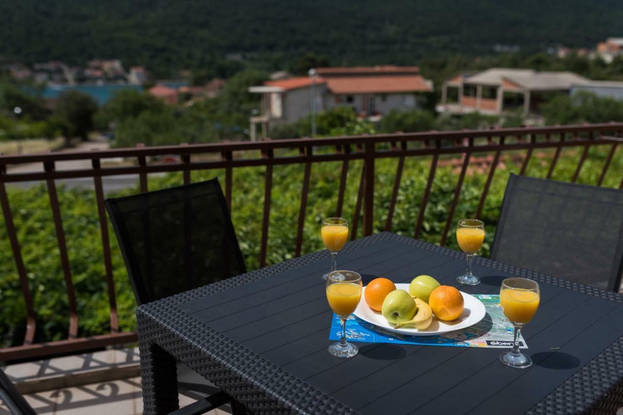 שיבניק Cozy Apartment Stana In Grebastica מראה חיצוני תמונה