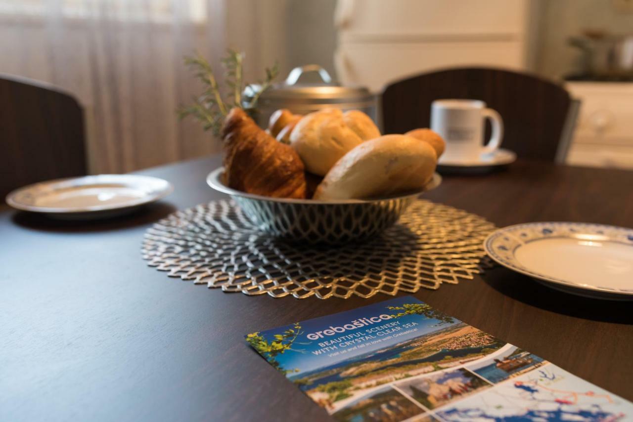 שיבניק Cozy Apartment Stana In Grebastica מראה חיצוני תמונה